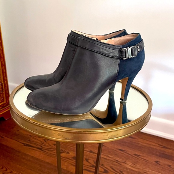 NAVY BLUE LEATHER AND SUEDE BOOTIES - Picture 3 of 10